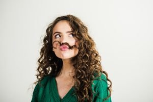 Crema ondulante e modellante capelli ricci