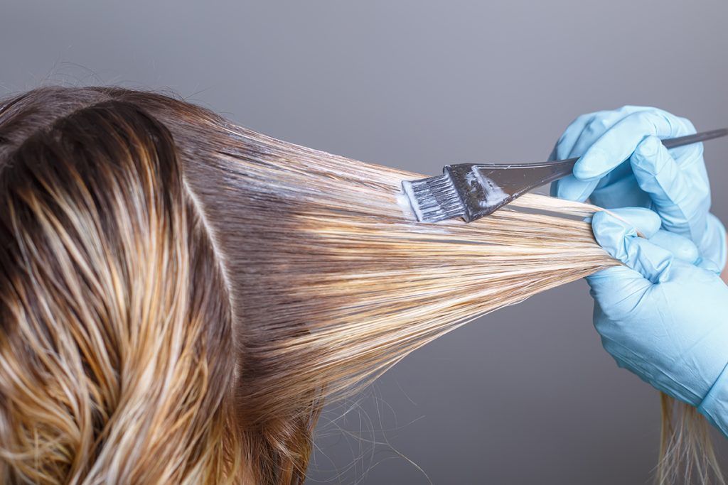 Cosa succede ai capelli dopo la colorazione